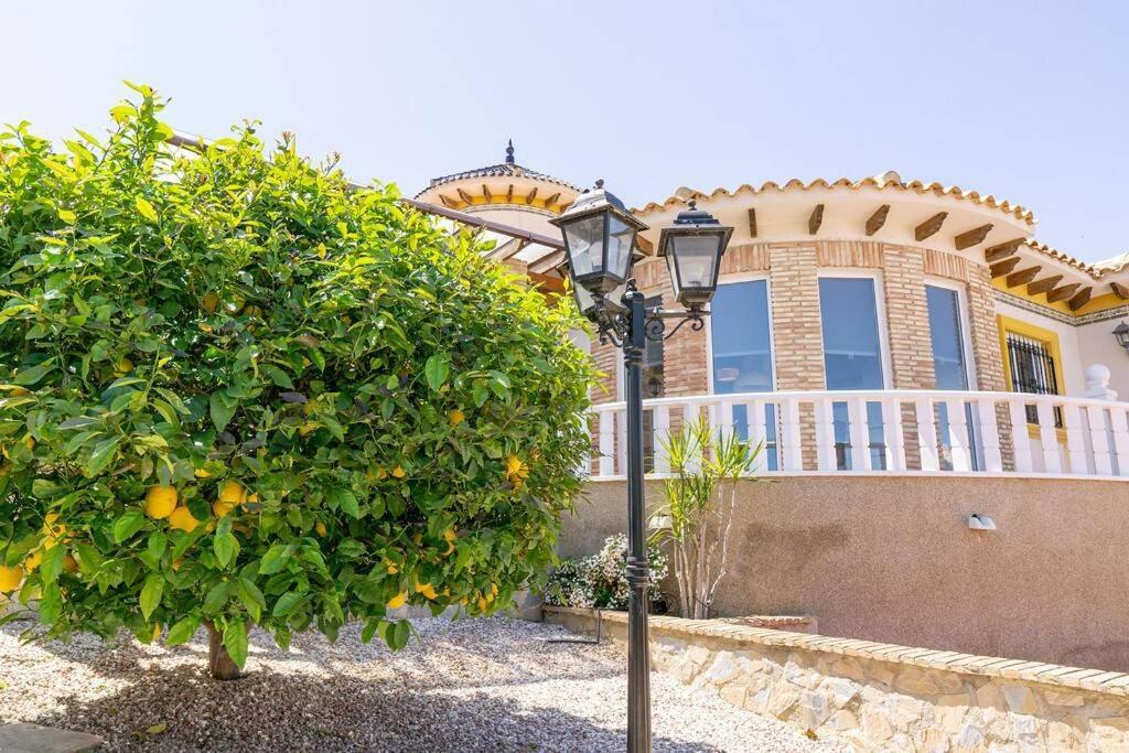 Casa Lilly-Rose, A Beautiful 3 Bedroom Detached Villa A Short Walk To The Villamartin Plaza & Golf Course Exterior foto
